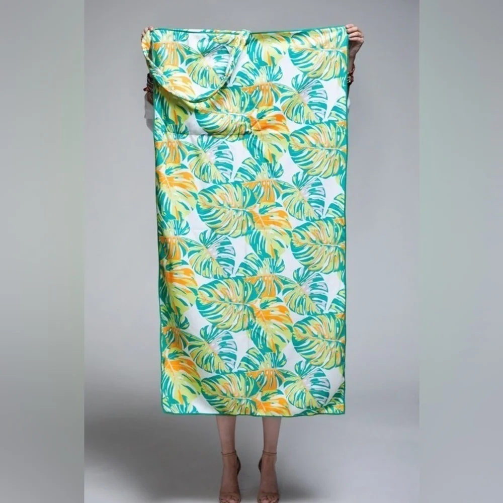 2 In 1 Ruggine Plush Leaf Motif Shoulder Bag Turns Into Beach Towel